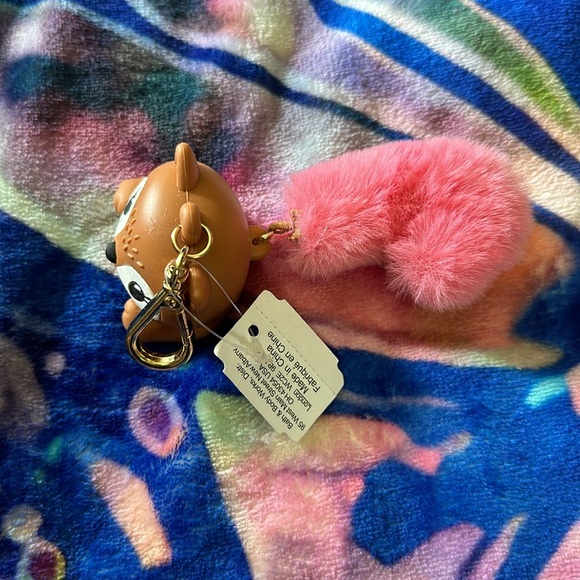 Bath&Body works squirrel 🐿️ with pink fuzzy tail pocketbac holder - Picture 4 of 4